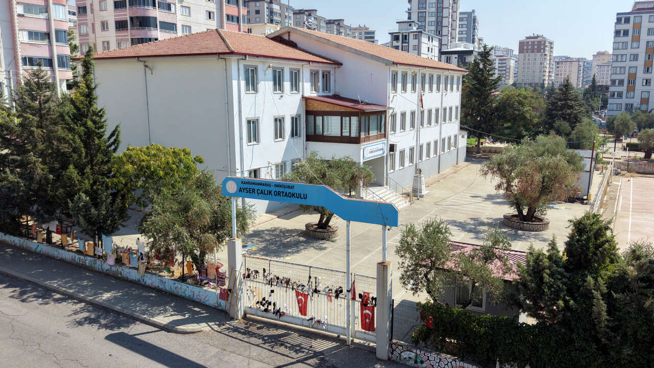 1 öğretmen ve 9 öğrenciye mezar olan okul hakkında yeni karar 2